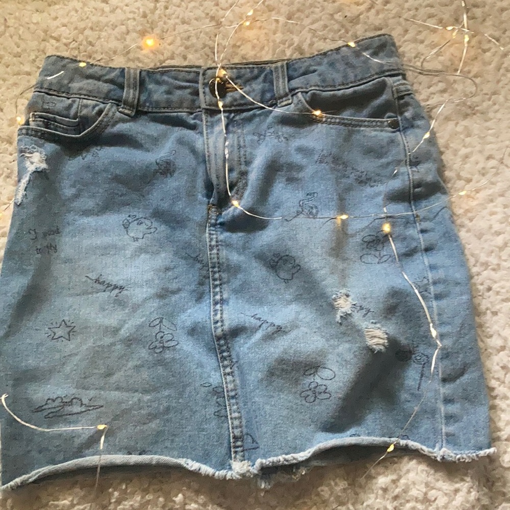 A cute jean skirt, high waisted, cute.